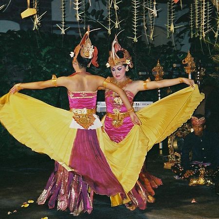 Hotel Puri Bambu Джимбаран Экстерьер фото