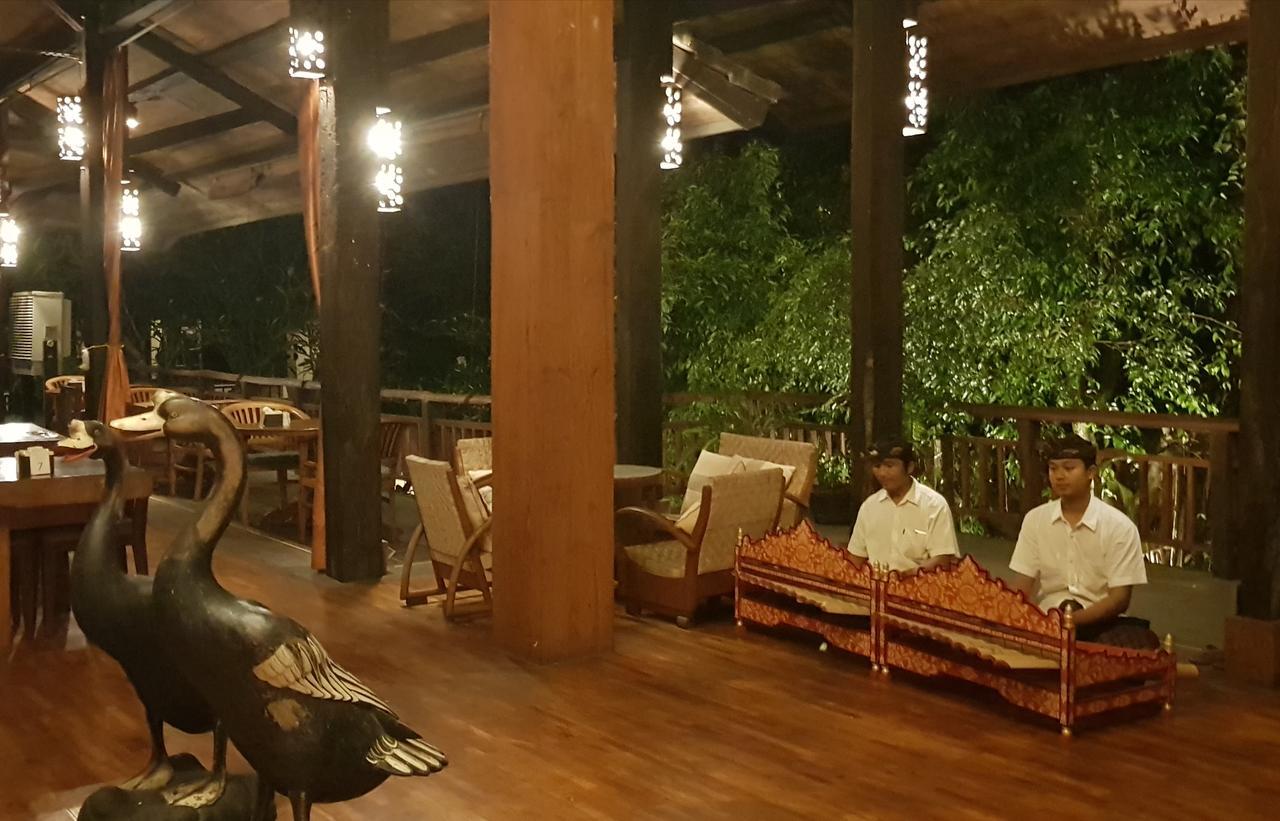Hotel Puri Bambu Джимбаран Экстерьер фото