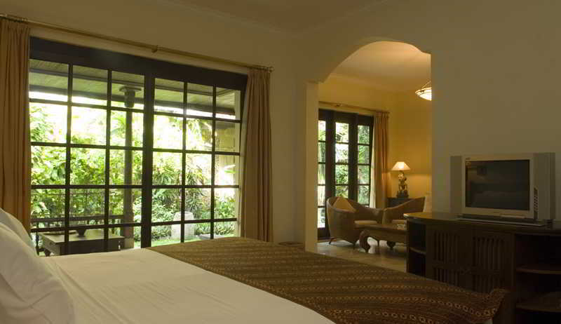 Hotel Puri Bambu Джимбаран Экстерьер фото